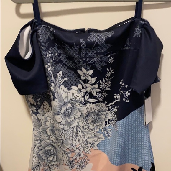 NWT Guess off the shoulder dress - Picture 1 of 3